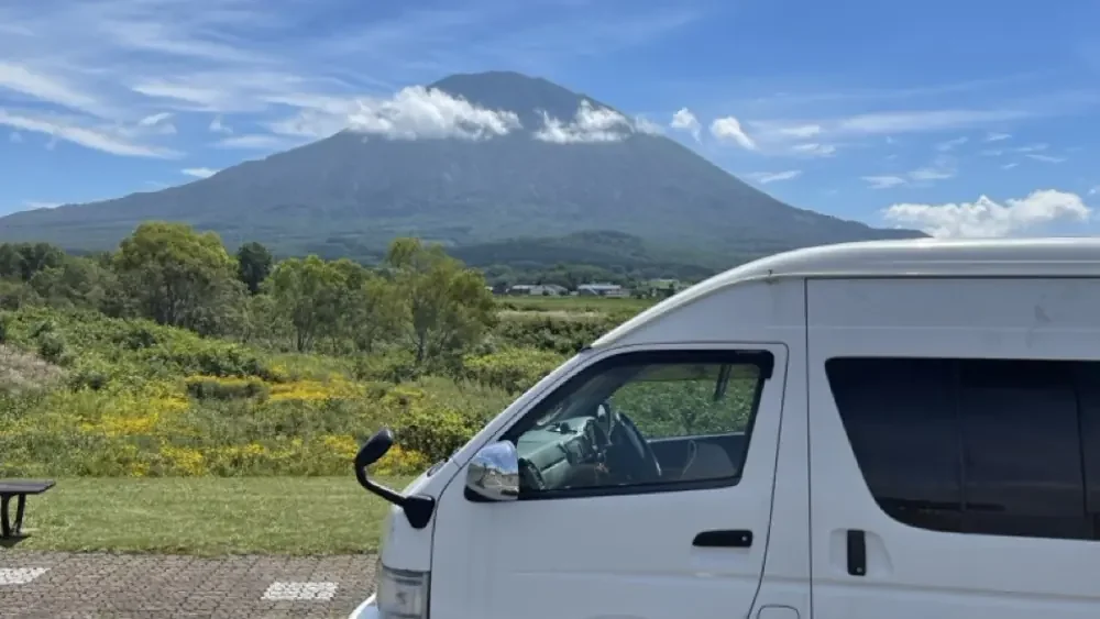 羊蹄山を望む